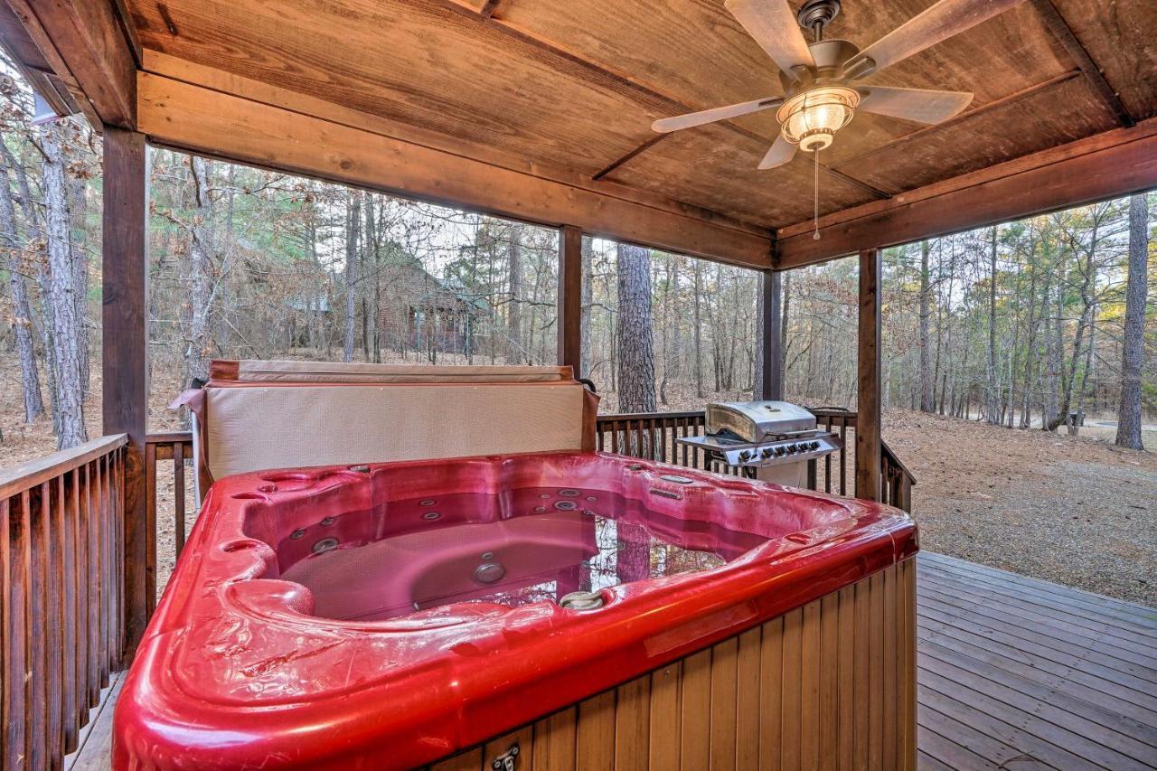 Broken Bow Cabin With Deck, Hot Tub And Fire Pit! Εξωτερικό φωτογραφία