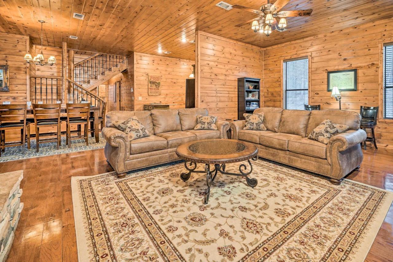 Broken Bow Cabin With Deck, Hot Tub And Fire Pit! Εξωτερικό φωτογραφία