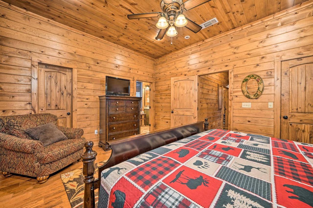 Broken Bow Cabin With Deck, Hot Tub And Fire Pit! Εξωτερικό φωτογραφία