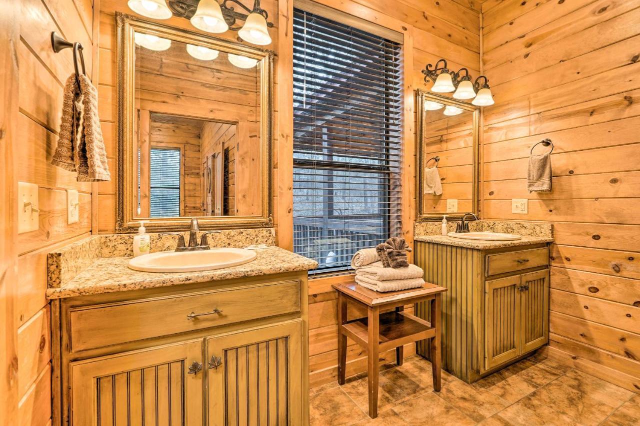 Broken Bow Cabin With Deck, Hot Tub And Fire Pit! Εξωτερικό φωτογραφία