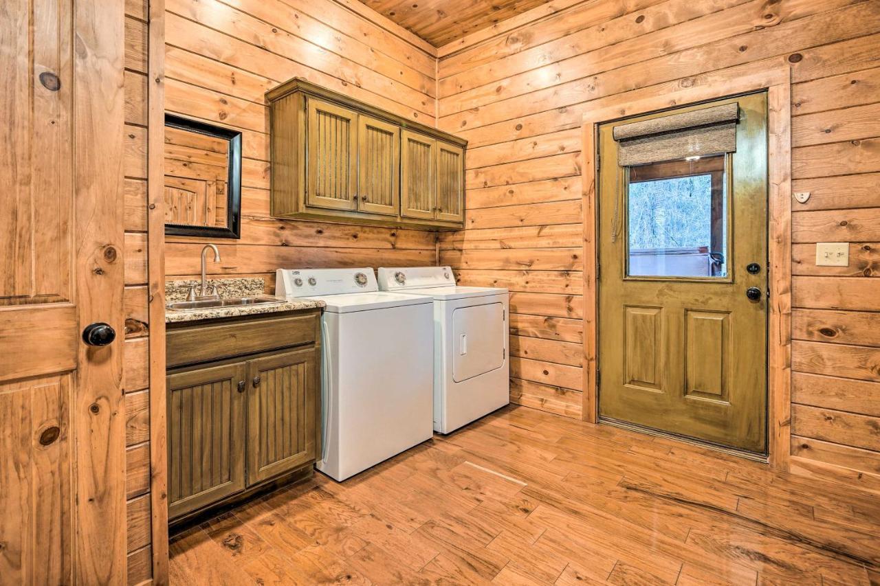 Broken Bow Cabin With Deck, Hot Tub And Fire Pit! Εξωτερικό φωτογραφία